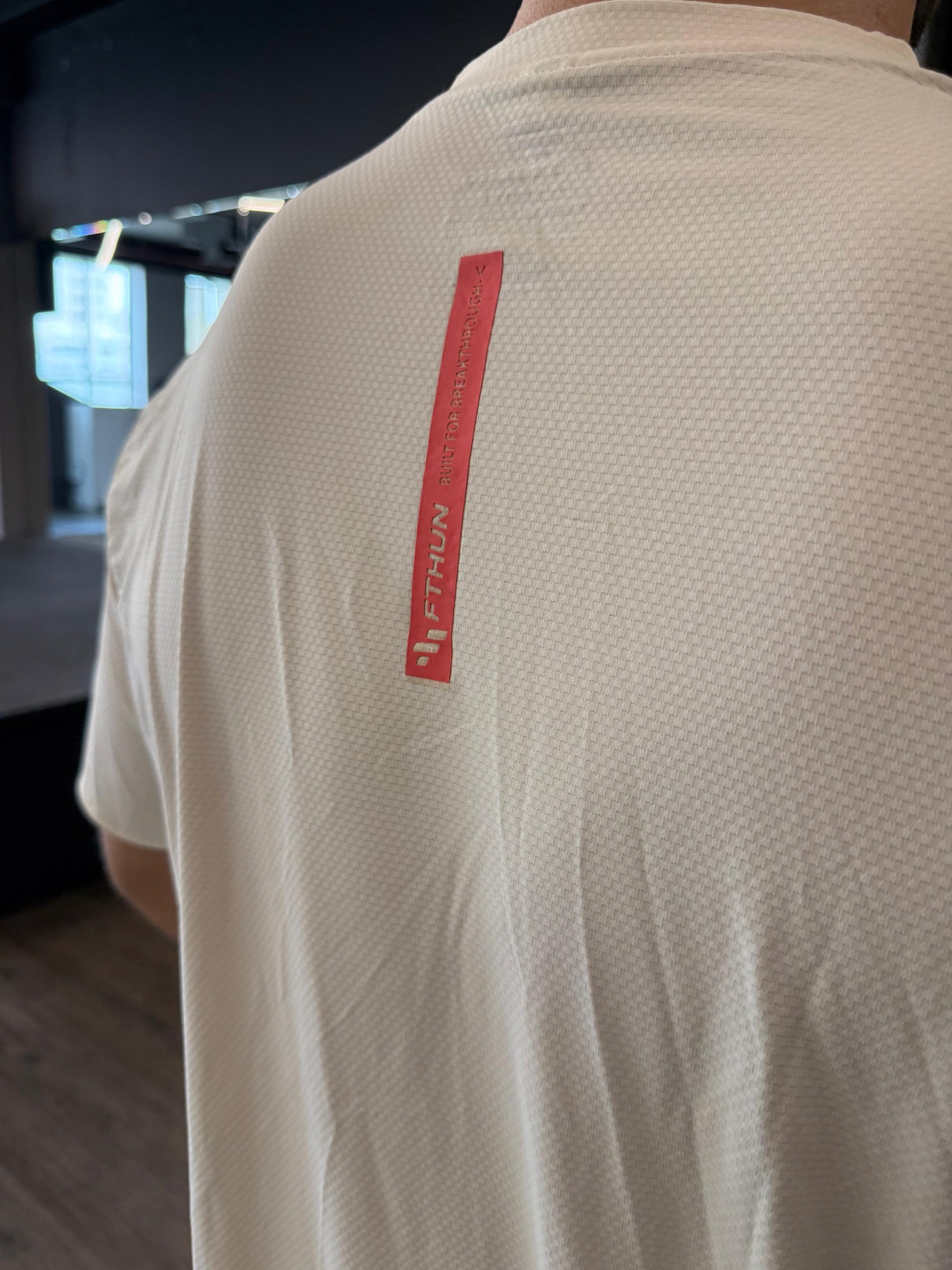 FTHUN ivory tee back neck detail
